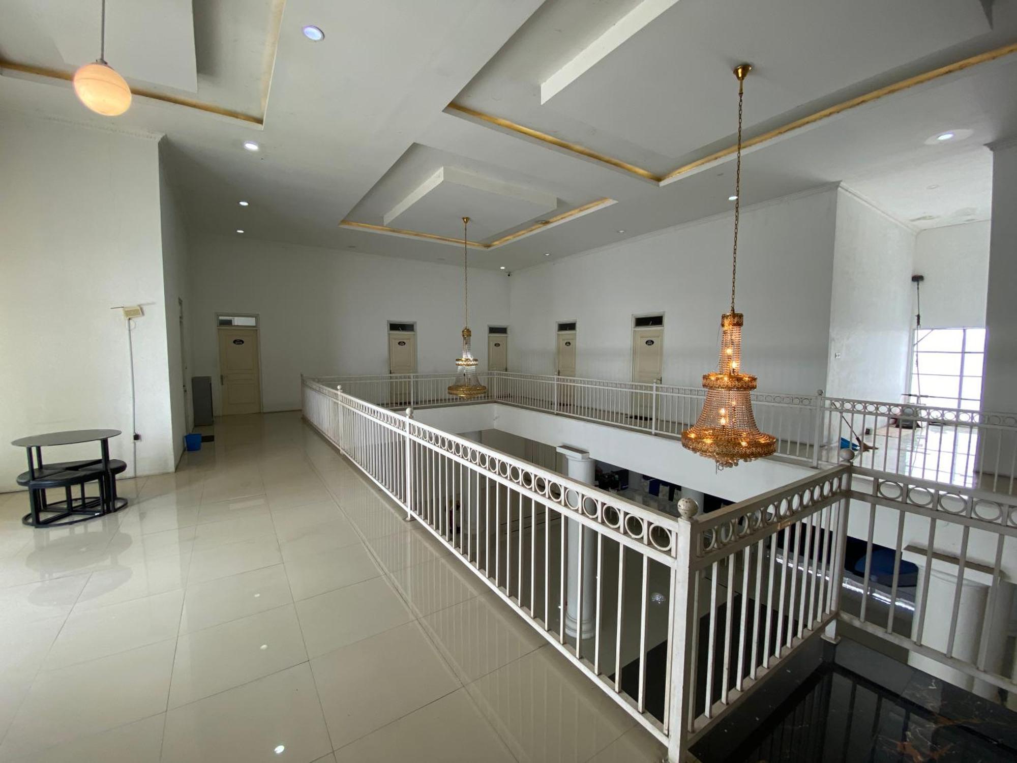Griya Rw Family Guest House Redpartner Solo Exterior foto